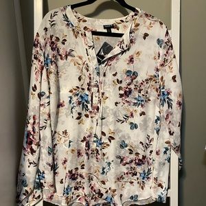 Torrid size 2 floral blouse, NWT